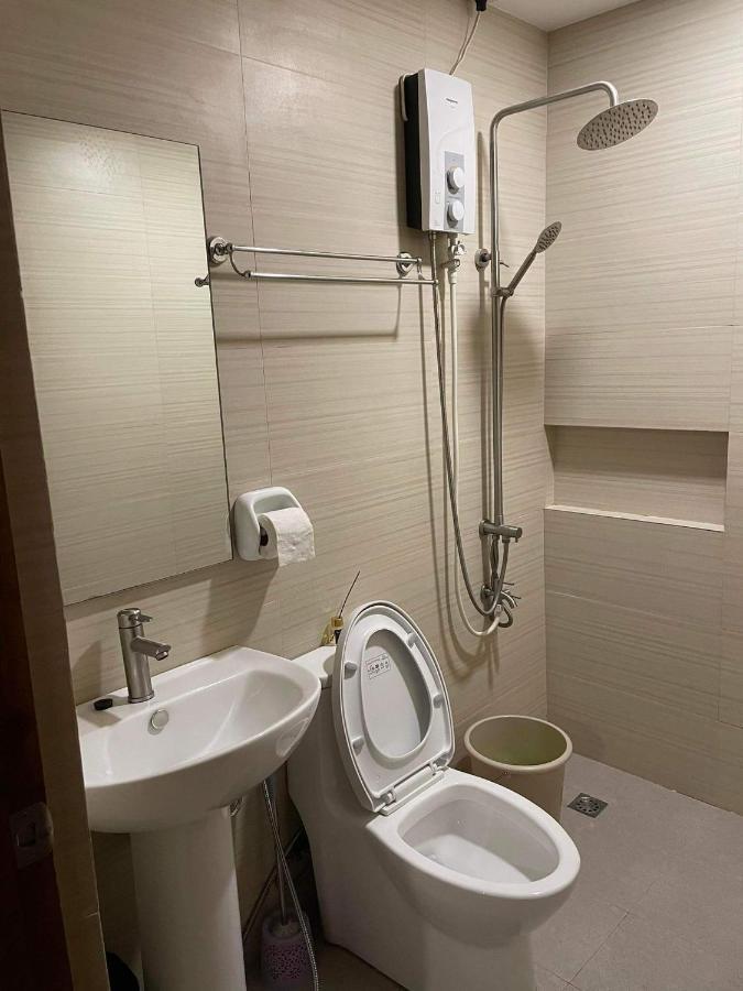 Zj Hometel Корон Екстериор снимка
