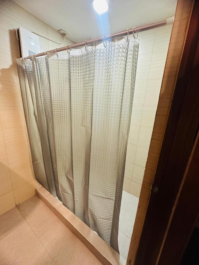 Zj Hometel Корон Екстериор снимка