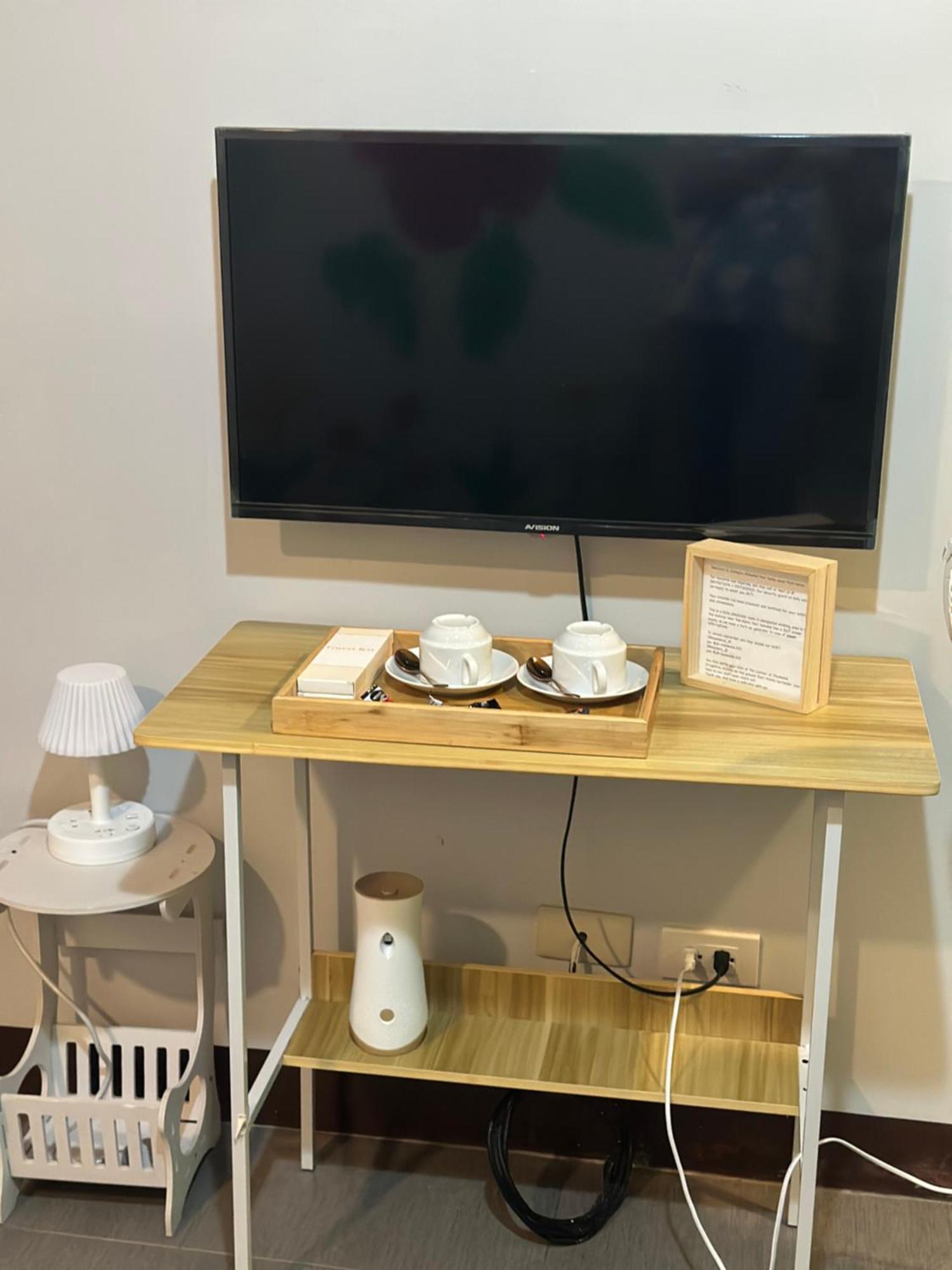 Zj Hometel Корон Екстериор снимка